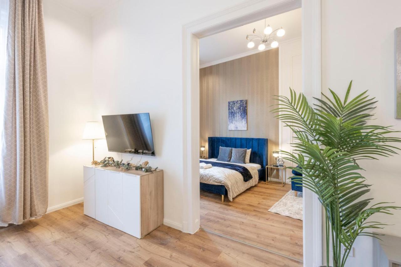 Luxurious Central Grand Home W/ 3Bedrm 2Bathrm Budapest Exterior foto